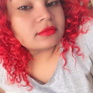 Meet your Posher, Casandra andreina